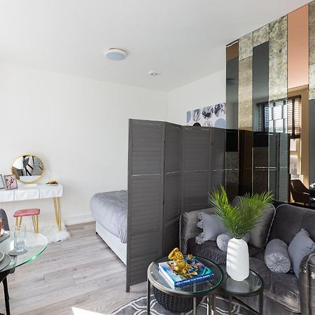 לונדון Trendy And Spacious Studio Near Notting Hill 1 מראה חיצוני תמונה